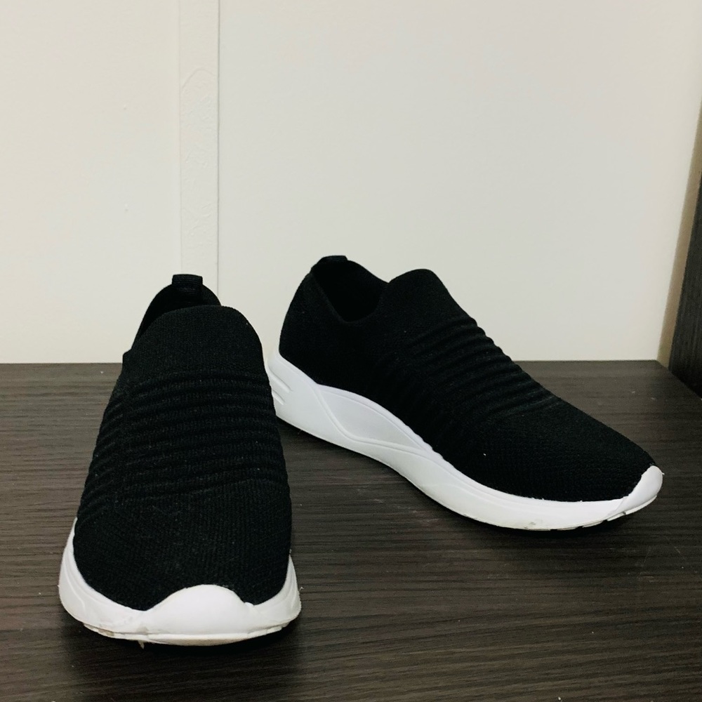 Steve Madden comfy shoes sz 5